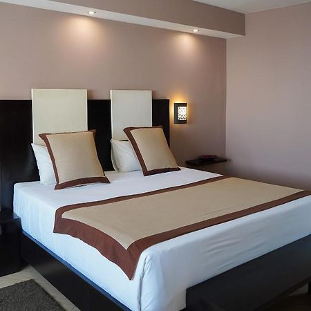 Hotel Café de Rome Dakar Esterno foto