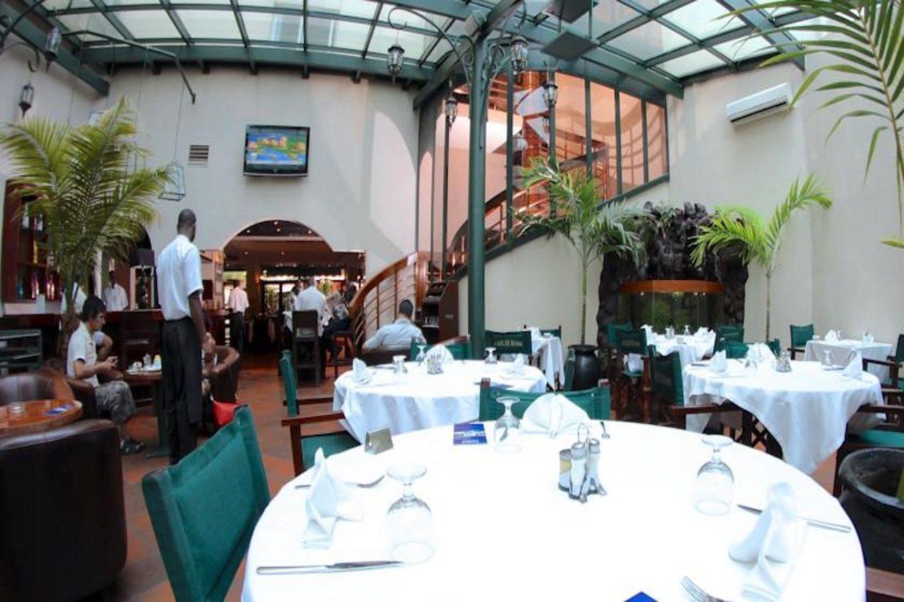 Hotel Café de Rome Dakar Esterno foto